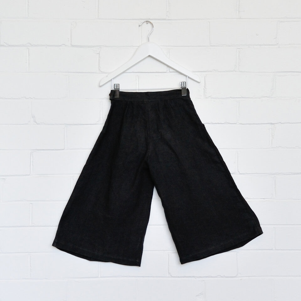 The Yoko Culottes – Feather Drum
